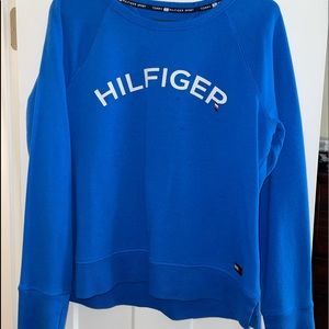 Women’s Tommy sweat shirt